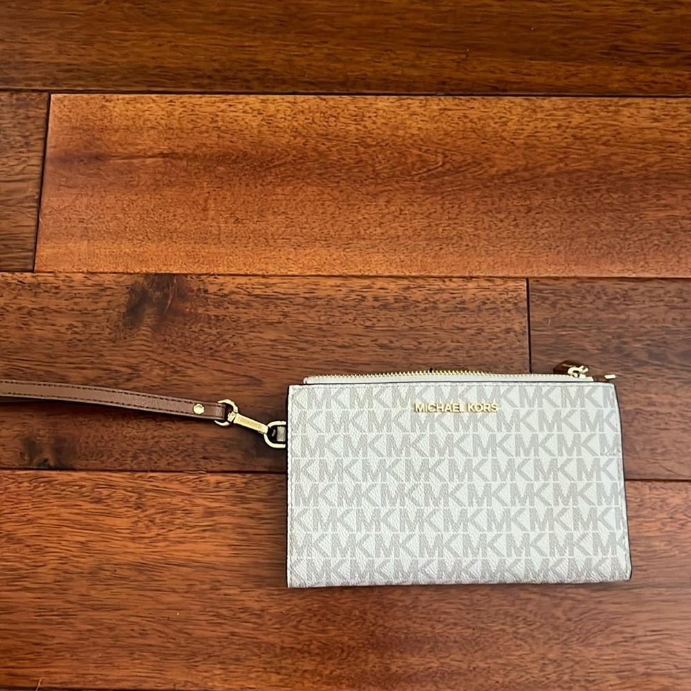 Michael Kors Wristlet